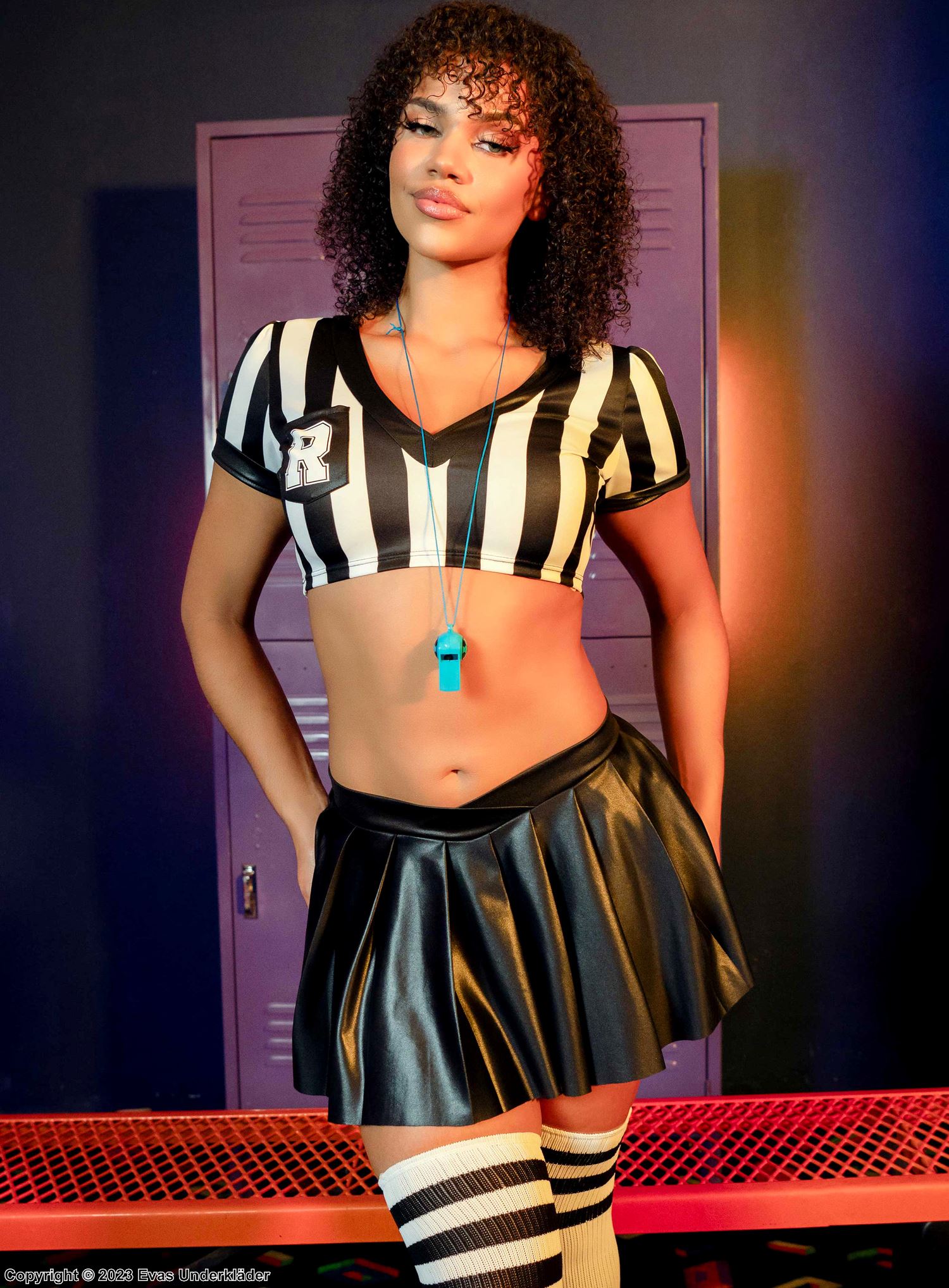 Female sports referee, top and skirt costume, pleats, short sleeves, vertical stripes